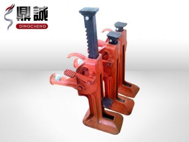 點擊查看詳細信息<br>標題：齒條式起道機 閱讀次數(shù)：4121