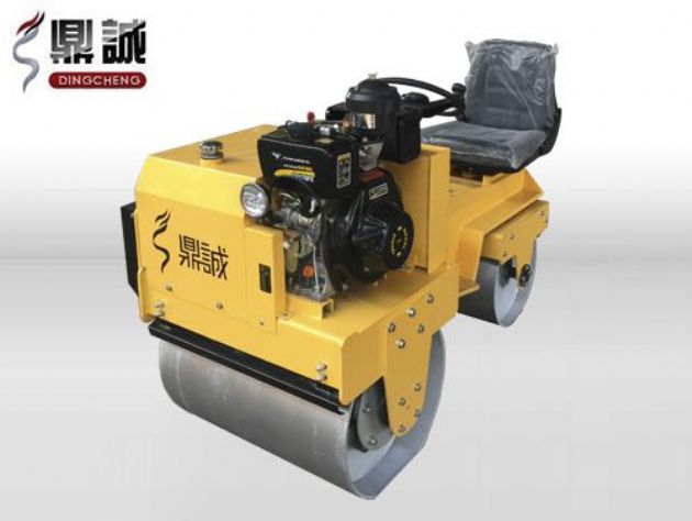 點(diǎn)擊查看詳細(xì)信息<br>標(biāo)題：DC850C座駕式壓路機(jī) 閱讀次數(shù)：14754